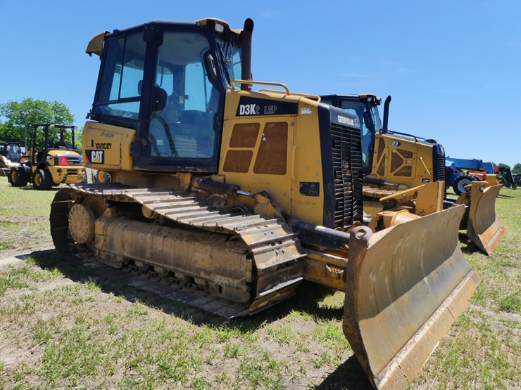 2015-caterpillar-d3k2-image-2