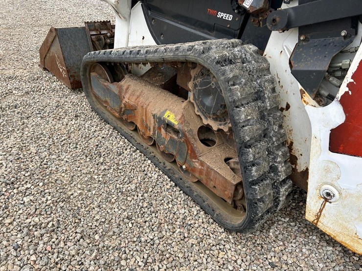 2020-bobcat-t64-image-16