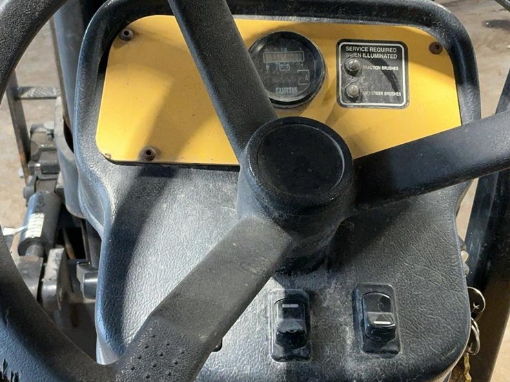 #1301-•-landoll-bendi-series-iv-electric-articulating-forklift-image-17