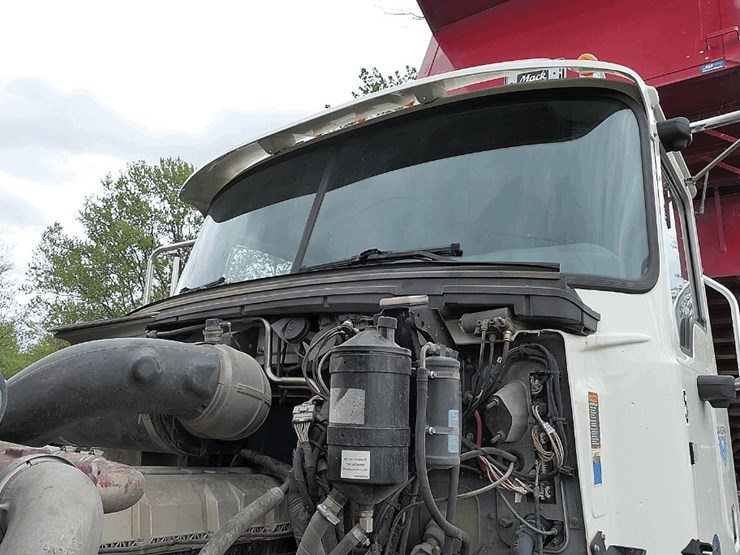2017-mack-granite-gu713-image-55