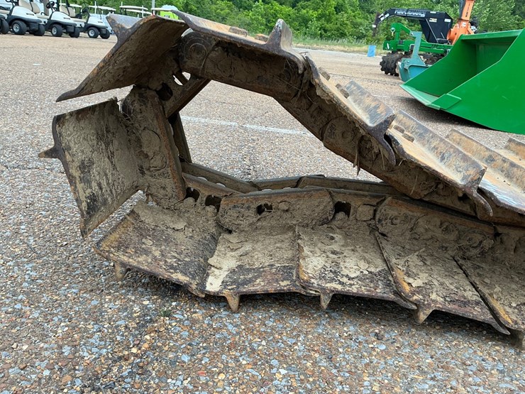 caterpillar-d3g-image-11