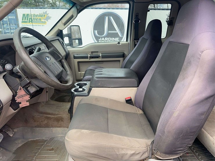 2010-ford-f250-xlt-image-24