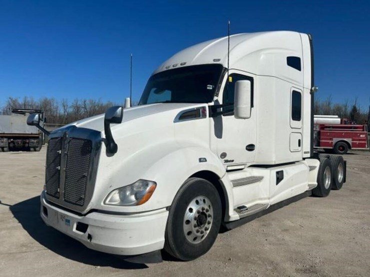 2020-kenworth-t680-image-1