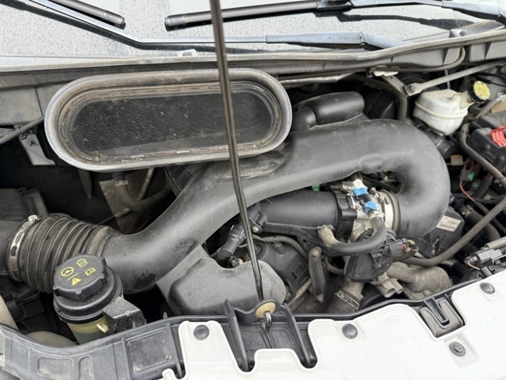 2016-ford-transit-image-12