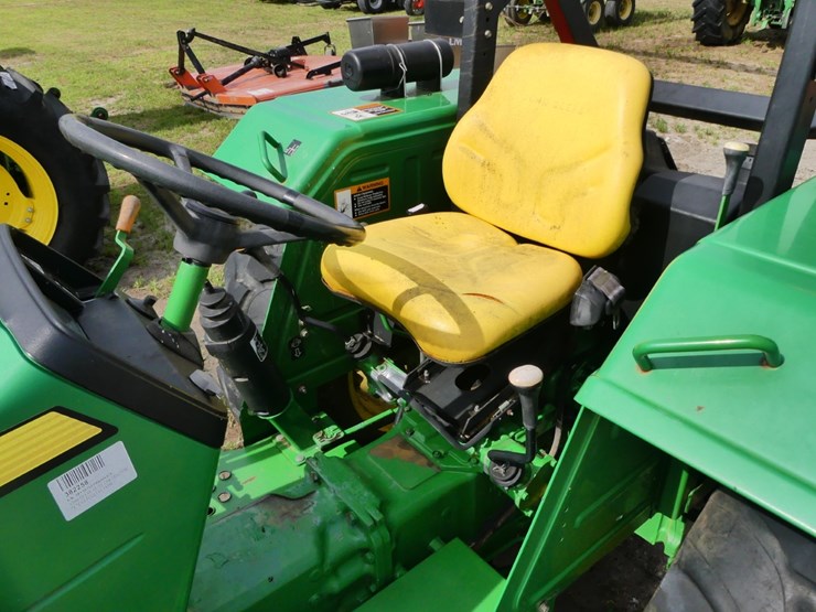 2011-john-deere-5075e-image-8