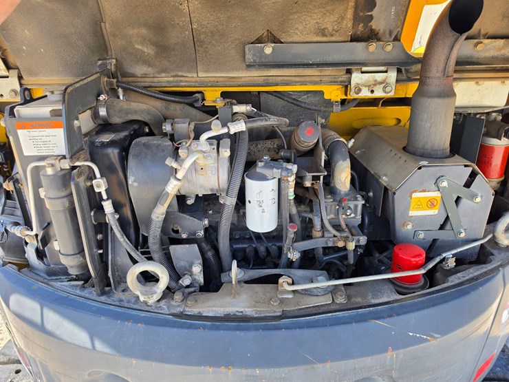 2013-komatsu-pc88mr-8-image-16