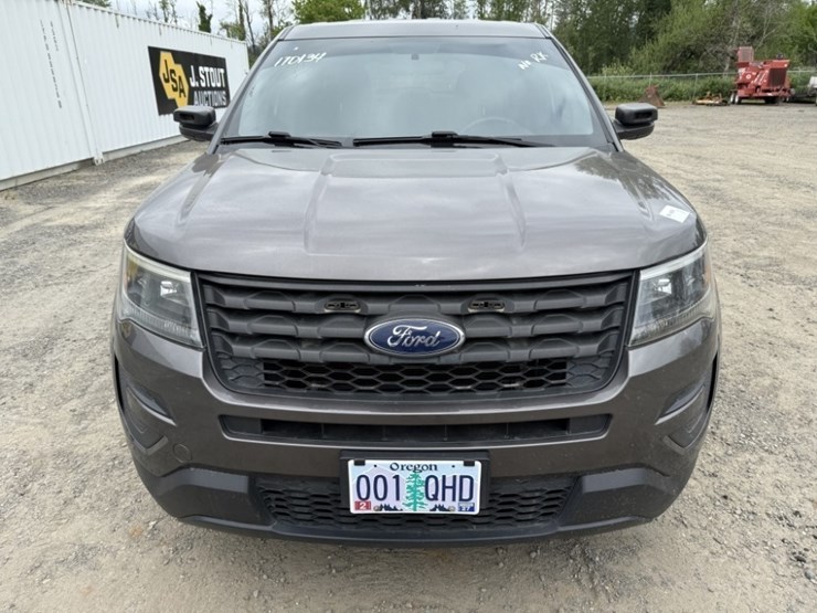2017-ford-explorer-image-8