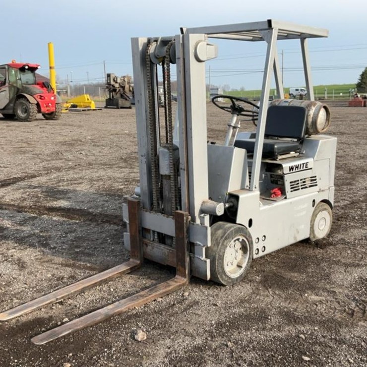 #1350 • White MA 50 LPG Forklift