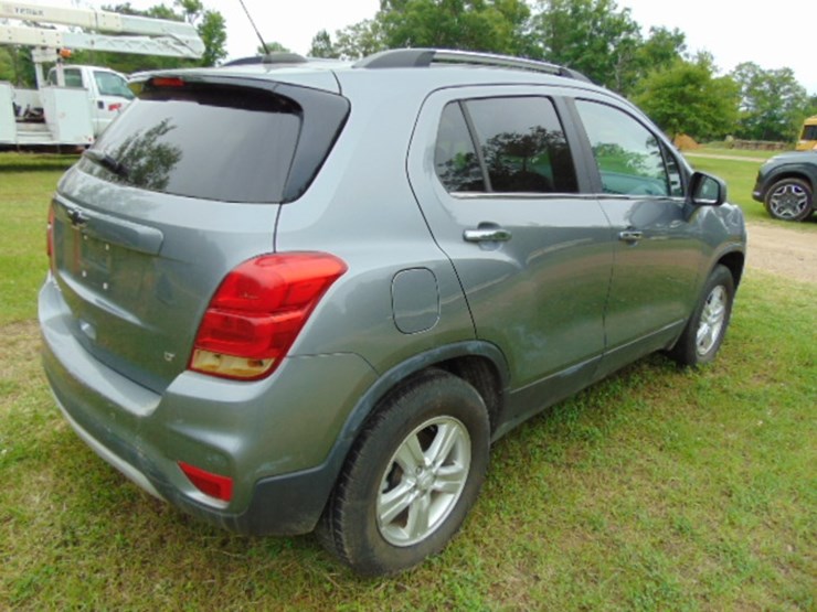 (inop)-(td)-2020-chevrolet-trax-awd-lt-image-2