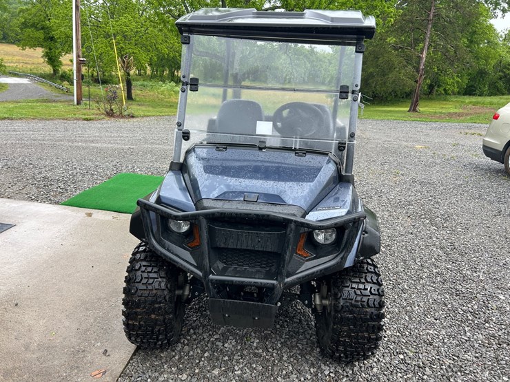#12-•-2024-yamaha-umax-gas-golf-cart-image-3