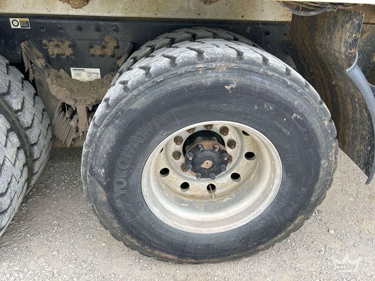 2019-peterbilt-520-image-39