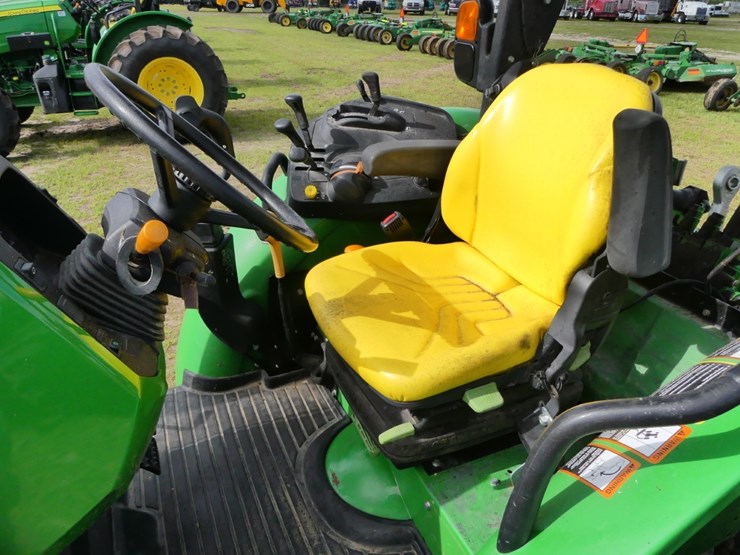 2024-john-deere-5120m-image-9