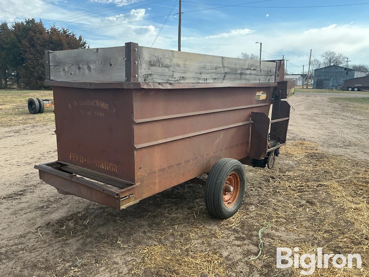 kelly-ryan-feed-wagon-image-5