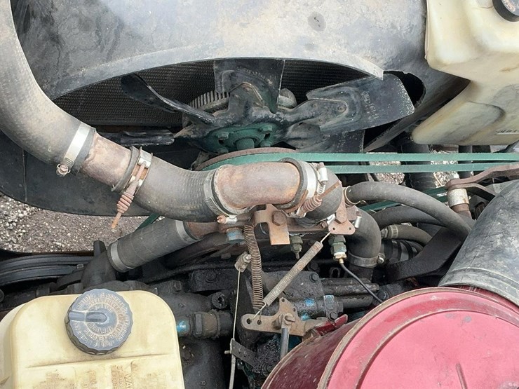 #1952-•-2000-gmc-6500-flatbed-truck-image-13