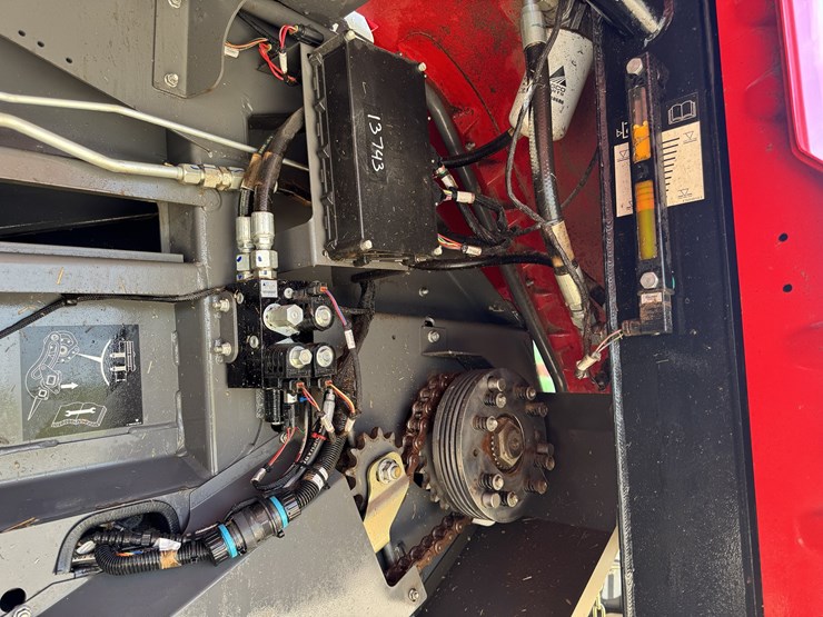 2021-massey-ferguson-2270-image-21
