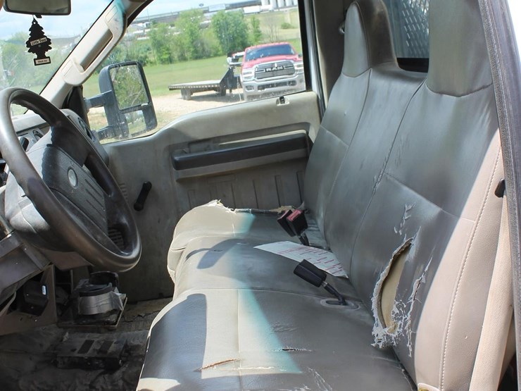 2008-ford-f550-image-11