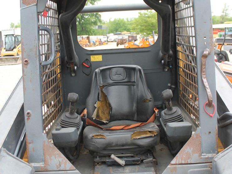 2018-deere-317g-image-7