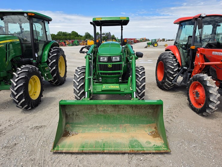 2022-john-deere-5090e-image-2