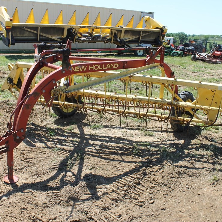 NEW HOLLAND 256
