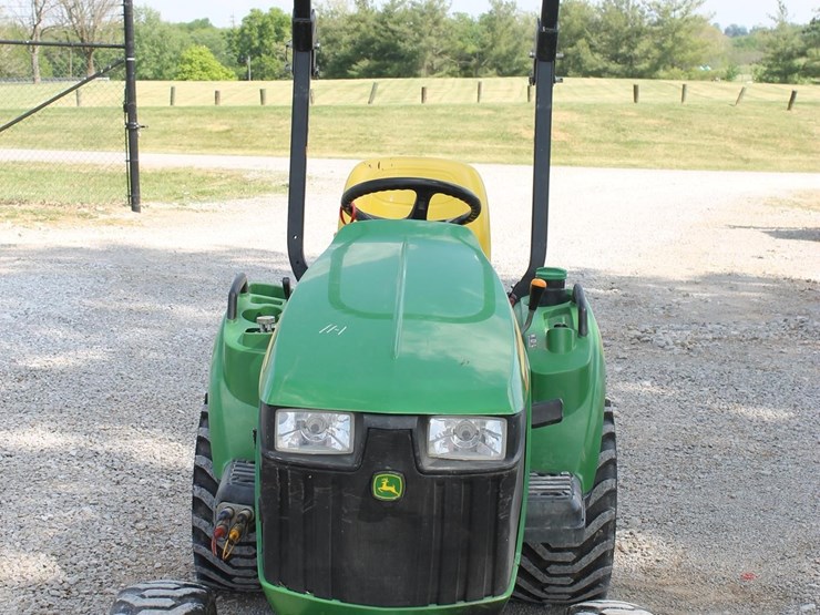 john-deere-1023e-image-8