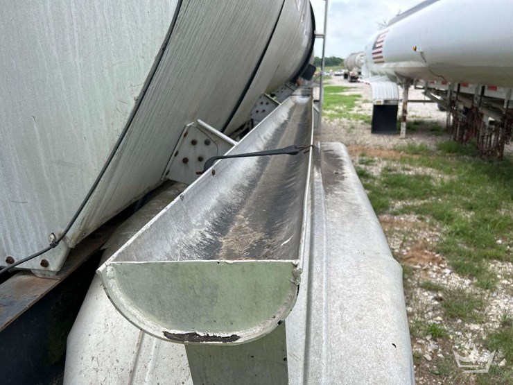 2002-harmon-steel-barrel-7,000-gallon-asphalt-t/a-tanker-trailer-image-15