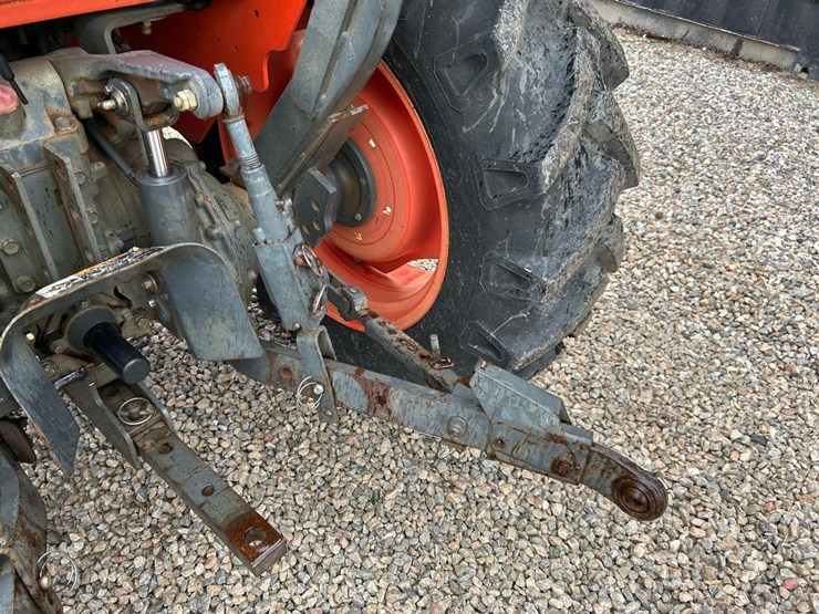 kubota-la724-image-15