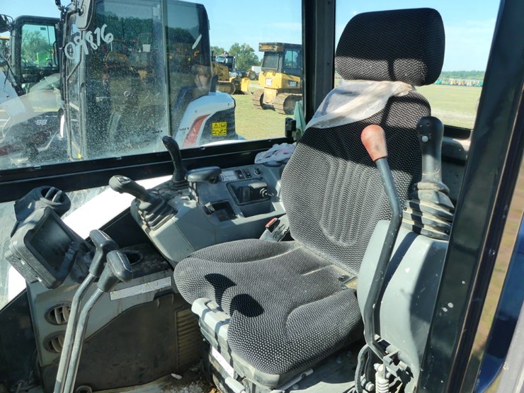 2023-bobcat-e60-image-11