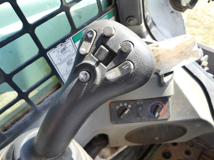 2016-bobcat-t630-image-15