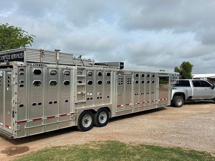 2021-wilson-foreman-8'x32'-livestock-trailer-image-2