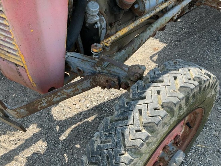 massey-ferguson-35-image-11