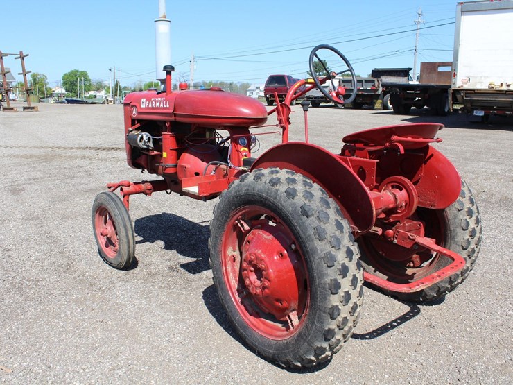 #2404-•-farmall-a-tractor-image-3