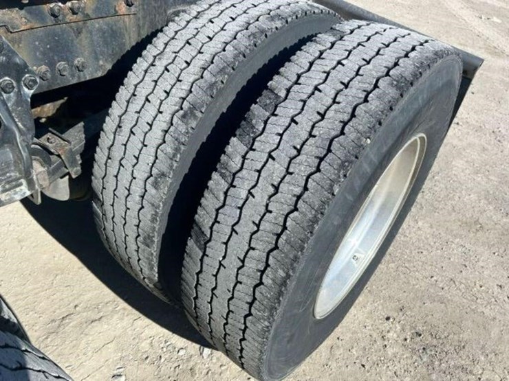 2020-kenworth-t680-image-76