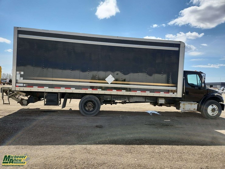 2019-freightliner-m2-106-image-21