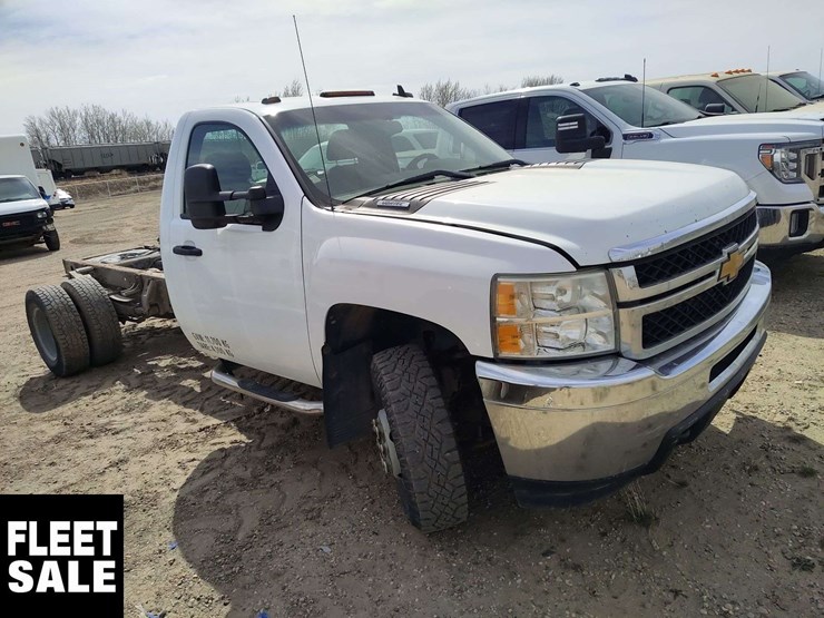 2011-chevrolet-silverado-3500hd-image-4