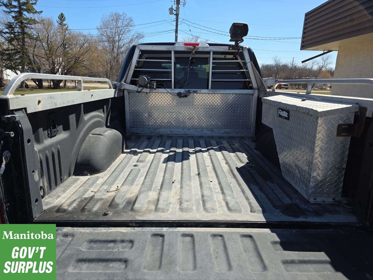 2015-ford-f150-xlt-image-8