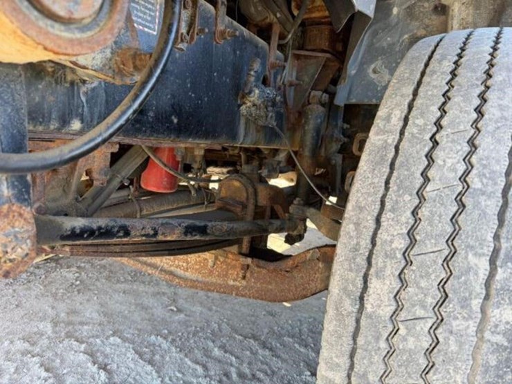 2016-mack-granite-gu813-image-29