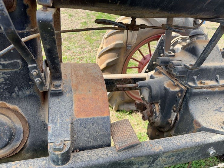 farmall-f-20-image-27