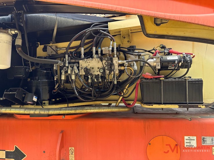 2015-jlg-1250ajp-image-8