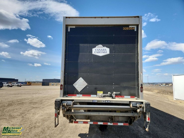 2019-freightliner-m2-106-image-19