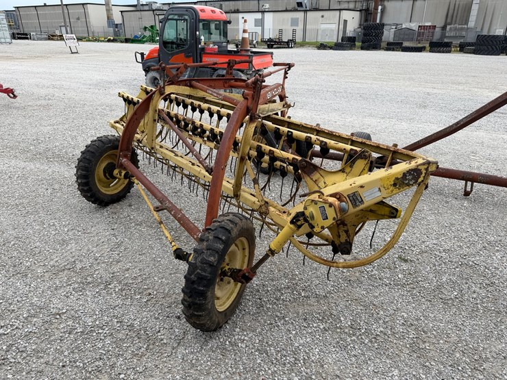 new-holland-260-image-8