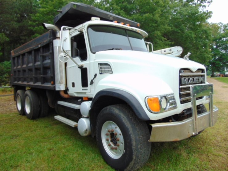 2004-mack-granite-cv713-image-2