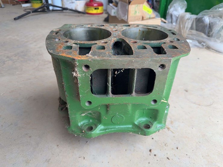 john-deere-b-image-4