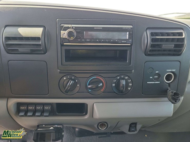 2006-ford-f450-image-18