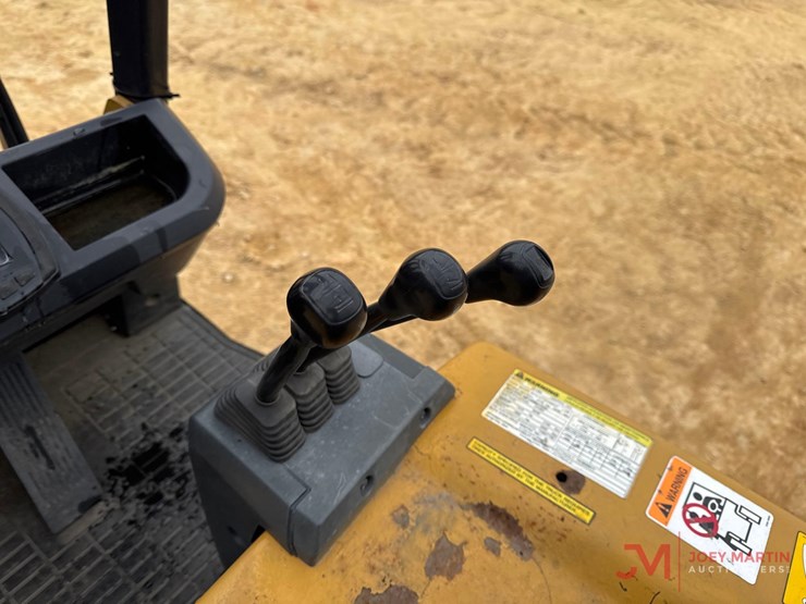 caterpillar-ec30n-image-14
