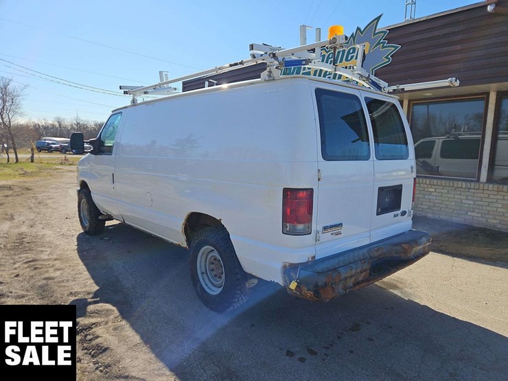 2011-ford-cargo-image-9