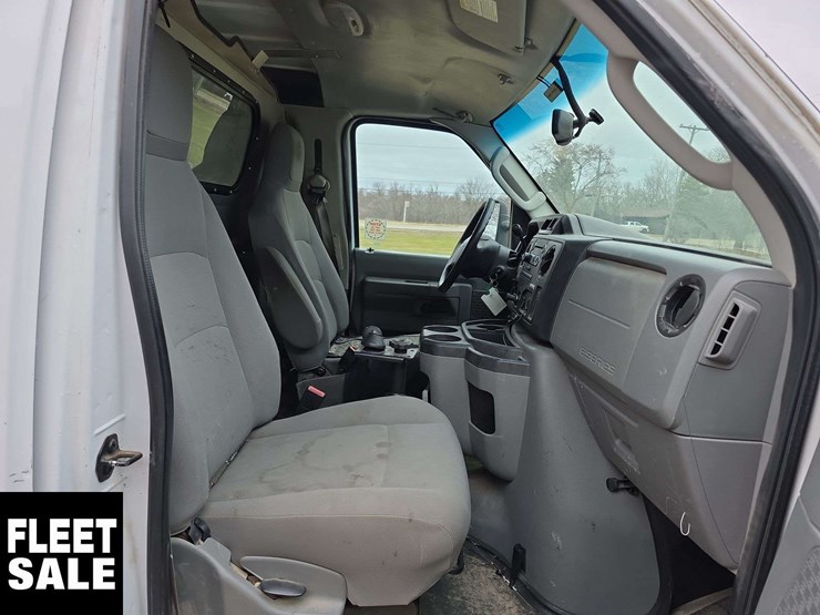 2011-ford-cargo-image-31