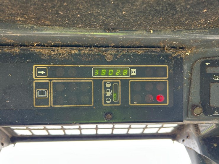 new-holland-ls170-image-19