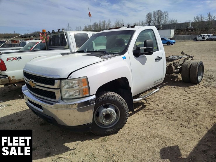2011-chevrolet-silverado-3500hd-image-1
