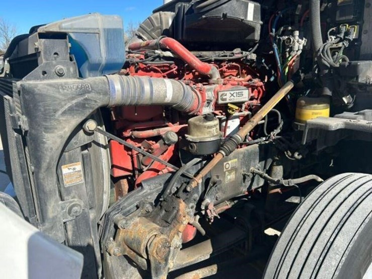 2020-kenworth-t680-image-40