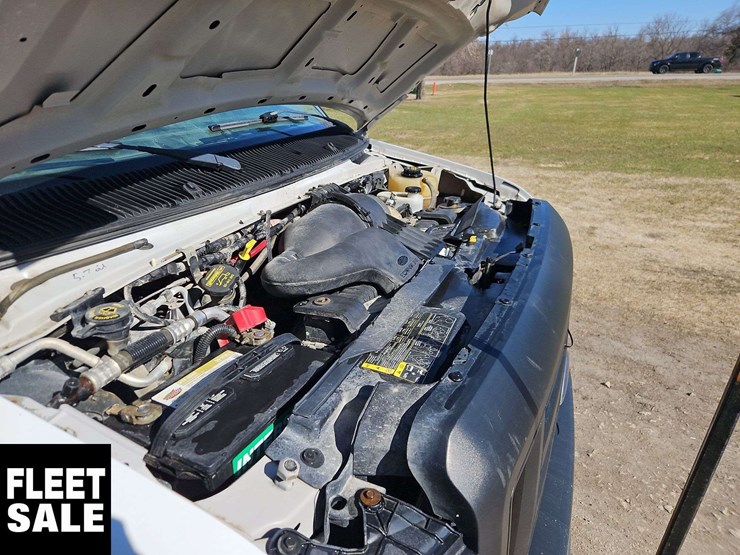 2011-ford-cargo-image-15